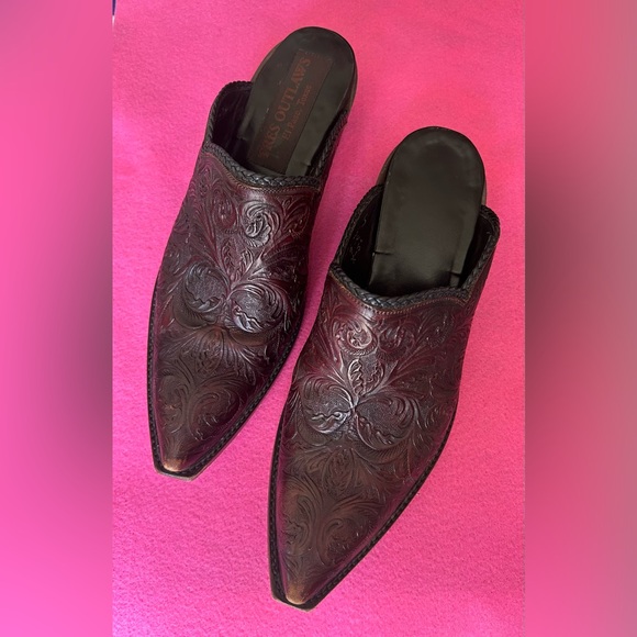 Tres Outlaws Tooled Leather Mule Boot